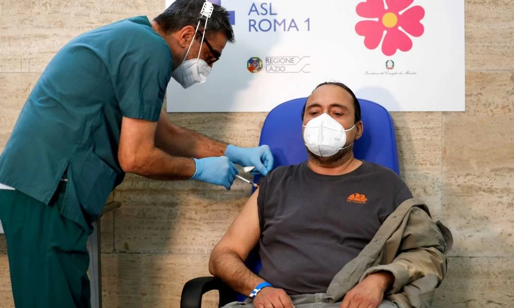Ιταλία – Όμικρον: «Το εμβόλιο λειτούργησε περίφημα» δηλώνει το πρώτο κρούσμα